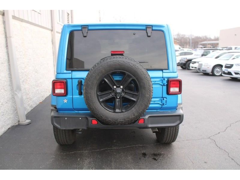 Used 2022 Jeep Wrangler Unlimited Sahara image 4
