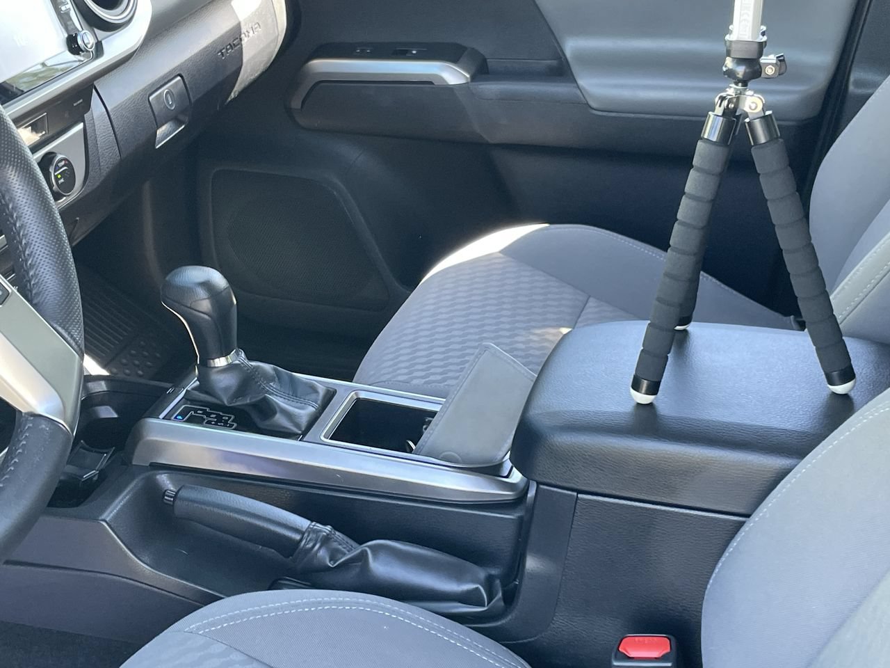 Used 2023 Toyota Tacoma SR5 AWD/4WD image 36