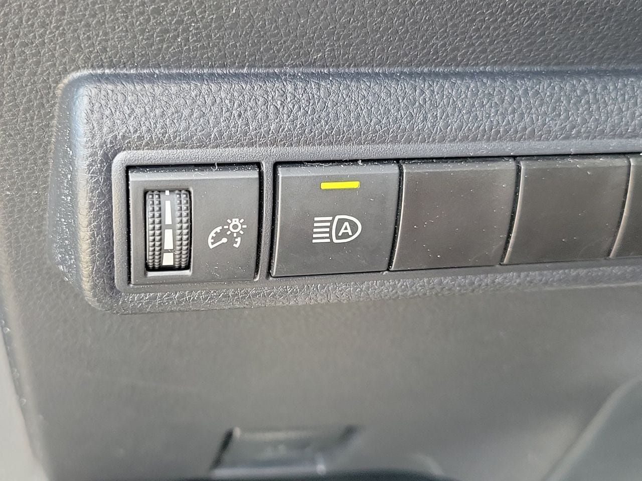 Used 2025 Toyota Corolla LE FWD image 29