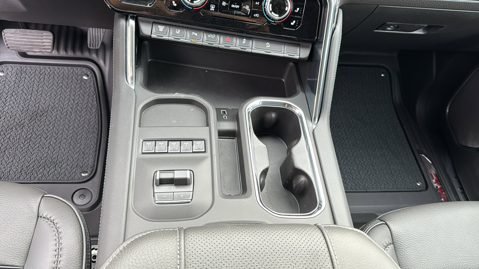 New 2026 GMC Sierra 2500 Denali w/ Denali Reserve Package image 18