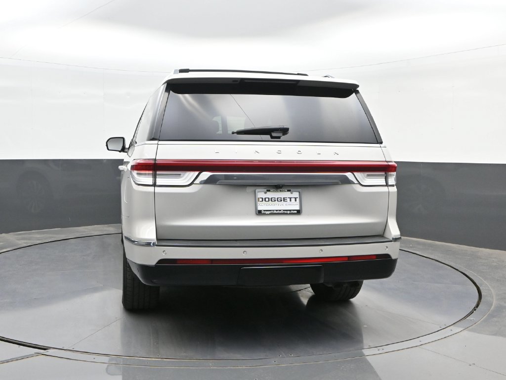Used 2023 Lincoln Navigator Reserve RWD image 8