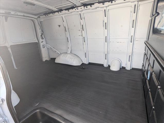 Used 2022 Chevrolet Express 3500 w/ Driver Convenience Package image 14