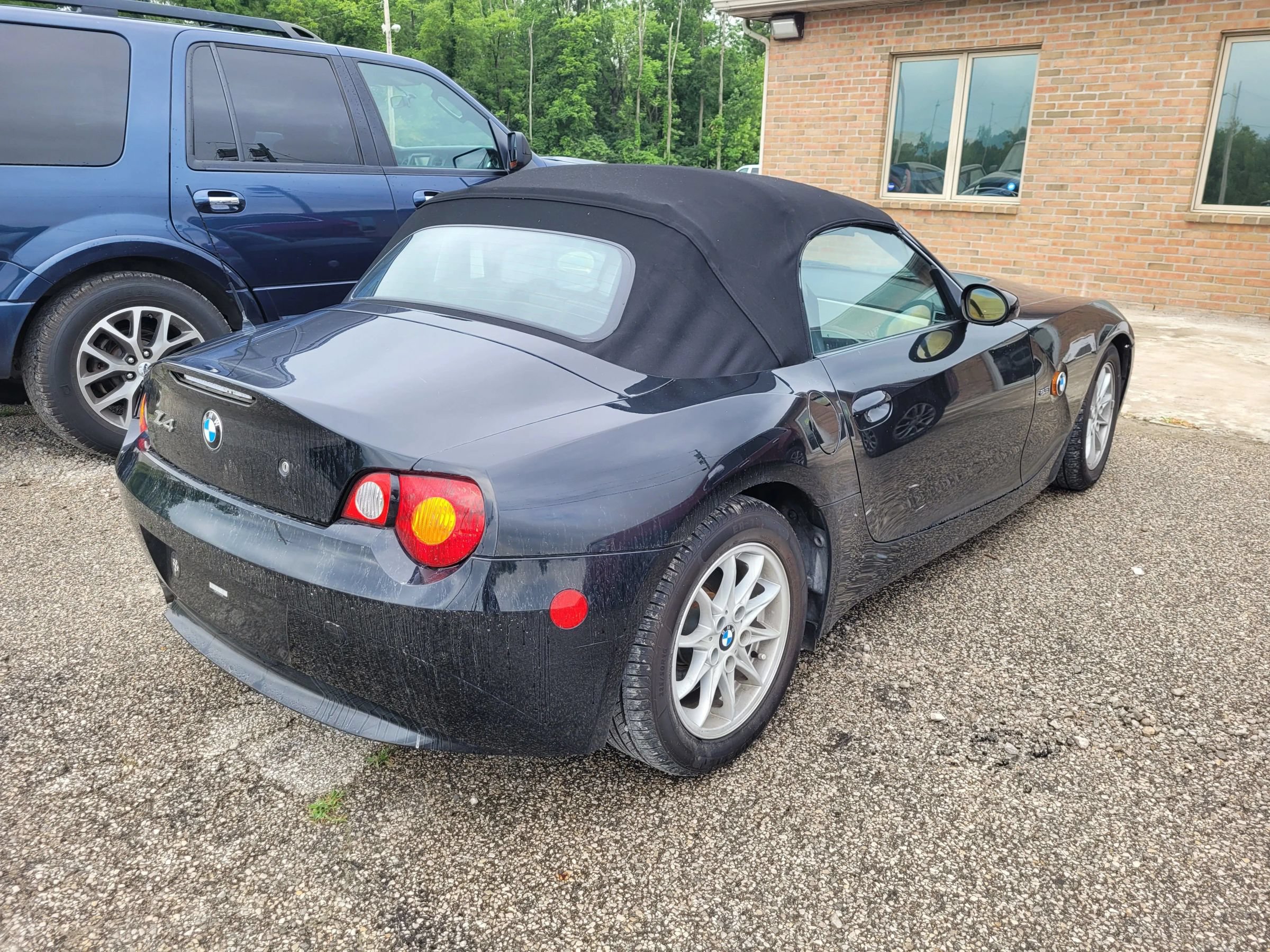 Used 2003 BMW Z4 2.5i RWD image 3