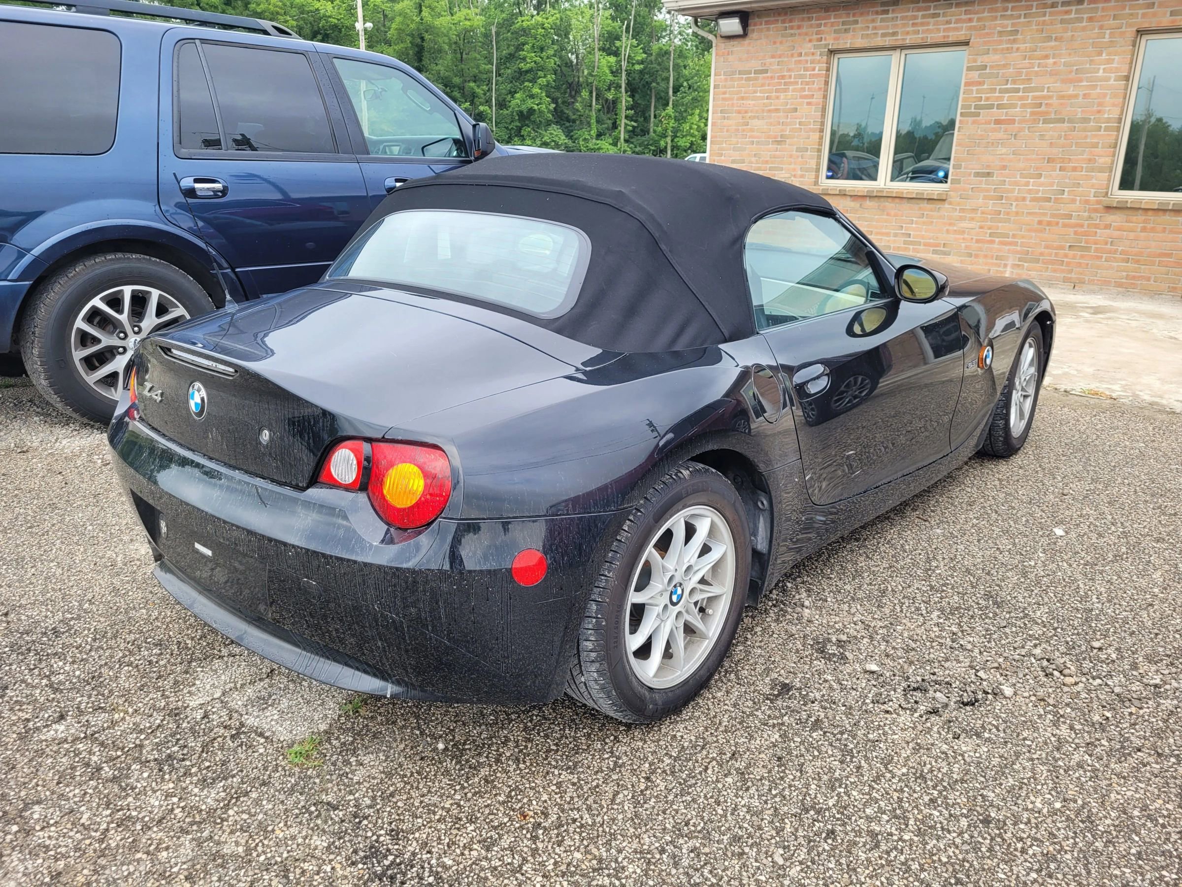 Used 2003 BMW Z4 2.5i image 3