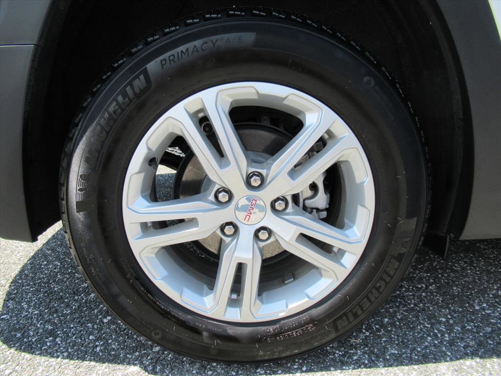 Used 2023 GMC Terrain SLE w/ Driver Convenience Package FWD image 8