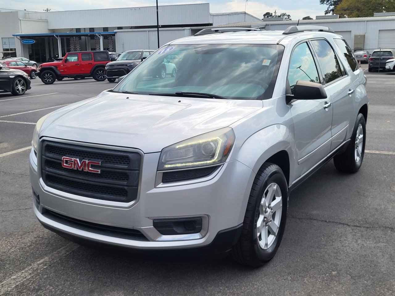 Used 2015 GMC Acadia SLE image 6