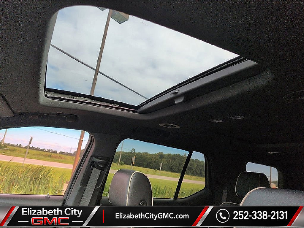 Used 2023 Chevrolet Traverse Premier AWD/4WD image 11