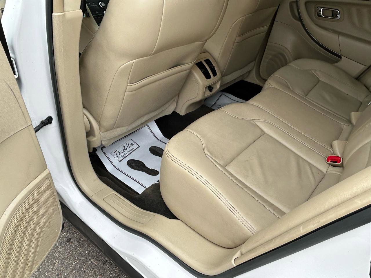 Used 2013 Ford Taurus SEL FWD image 9
