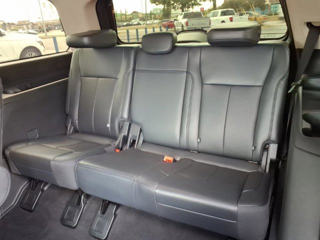 Used 2024 Ford Expedition XLT AWD/4WD image 13