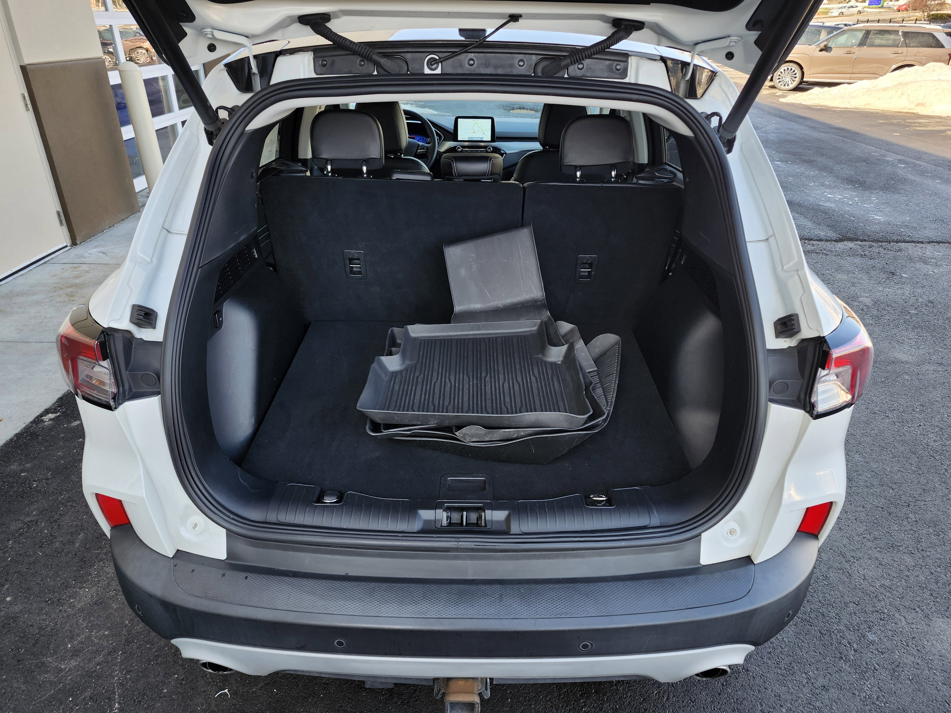 Used 2022 Ford Escape Titanium w/ Class II Trailer Tow Package image 23