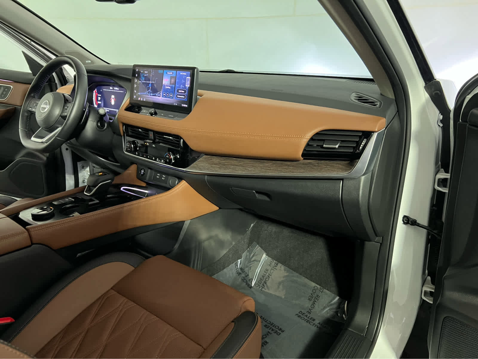 Certified 2024 Nissan Rogue Platinum w/ Platinum Premium Package image 30