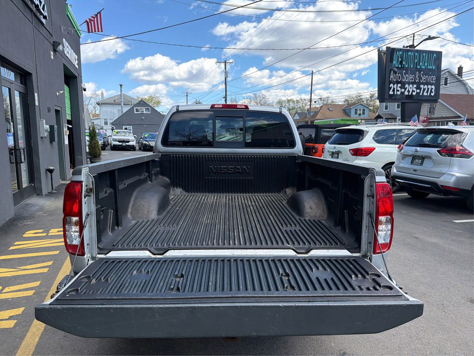 Used 2013 Nissan Frontier SV image 12