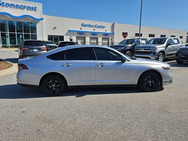 Used 2025 Honda Accord SE image 10