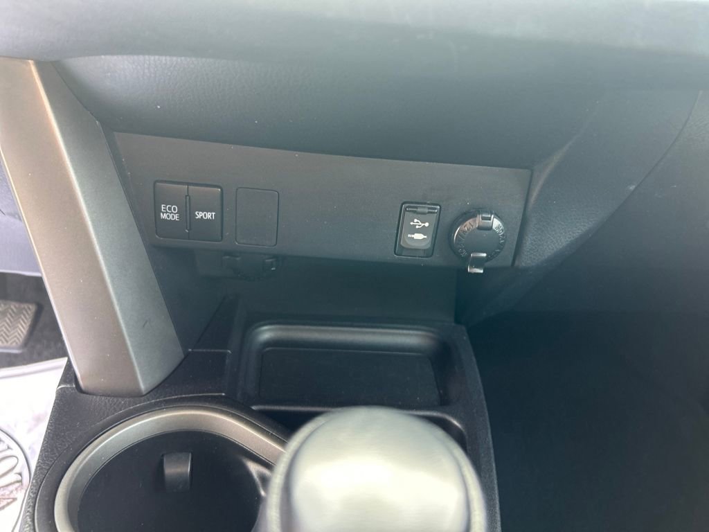 Certified 2017 Toyota RAV4 LE image 32