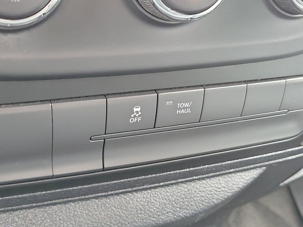 Used 2017 RAM 1500 Express AWD/4WD image 12