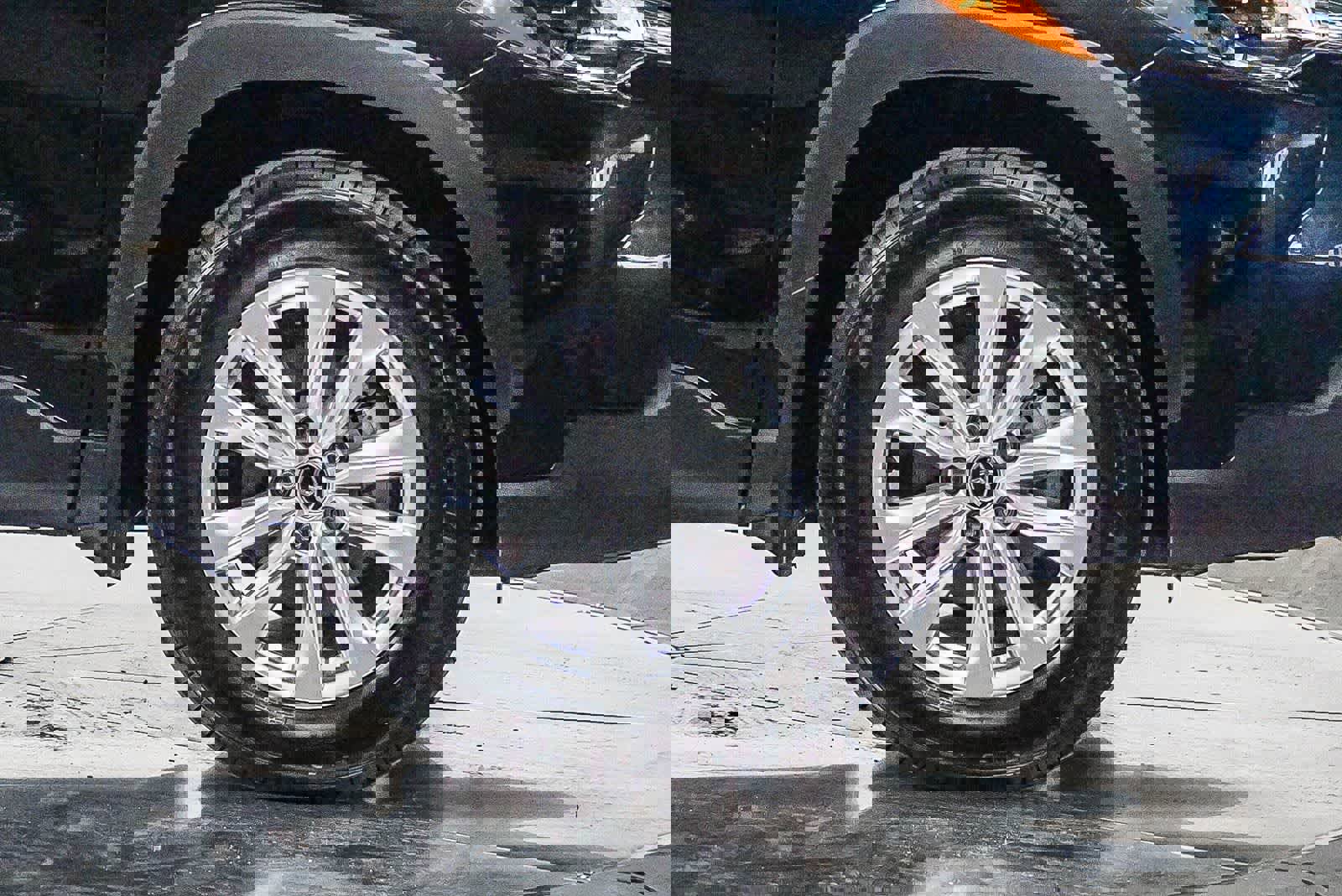 Certified 2025 Toyota Corolla Cross LE FWD image 7