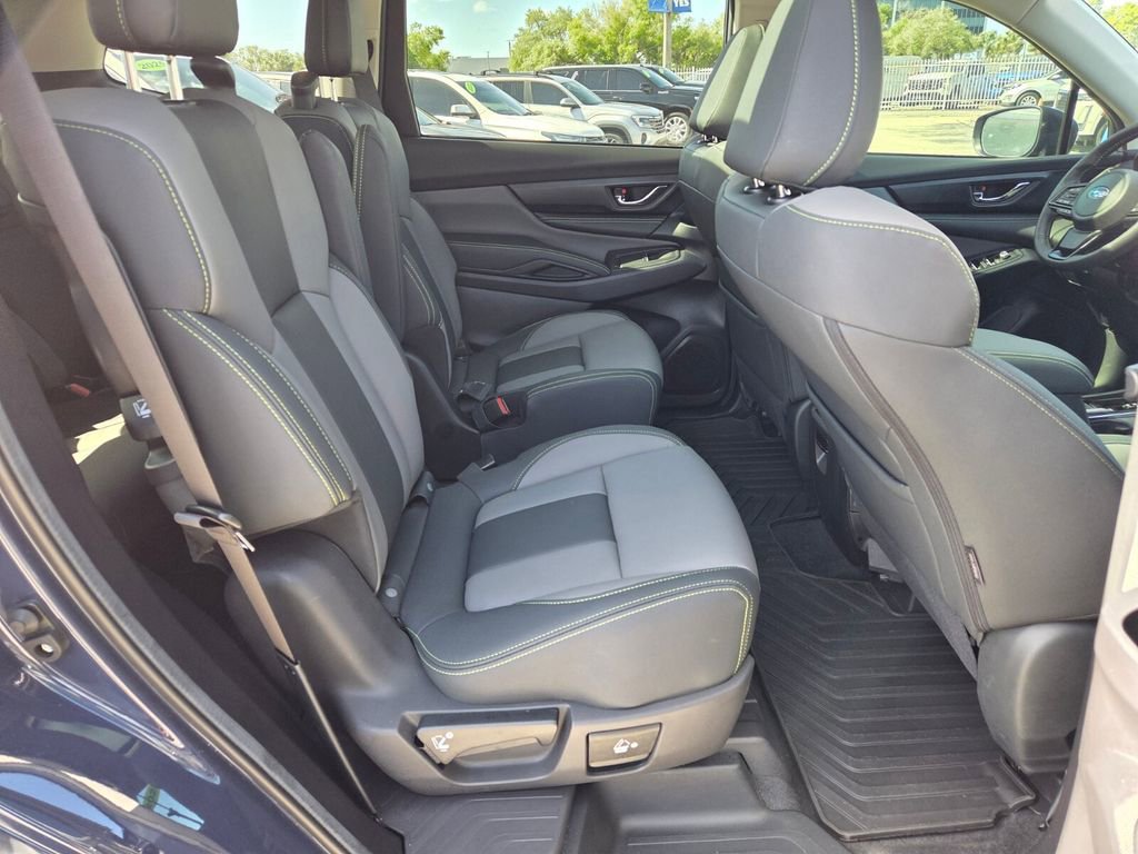 Used 2025 Subaru Ascent Onyx Edition w/ Onyx Package AWD/4WD image 16