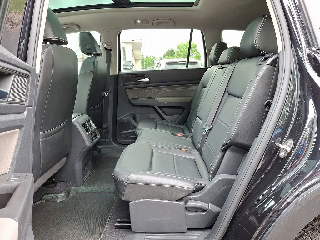 Used 2023 Volkswagen Atlas SEL R-Line AWD/4WD image 11