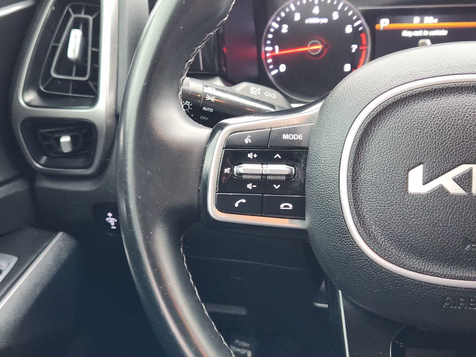 Used 2022 Kia Sorento S FWD image 27