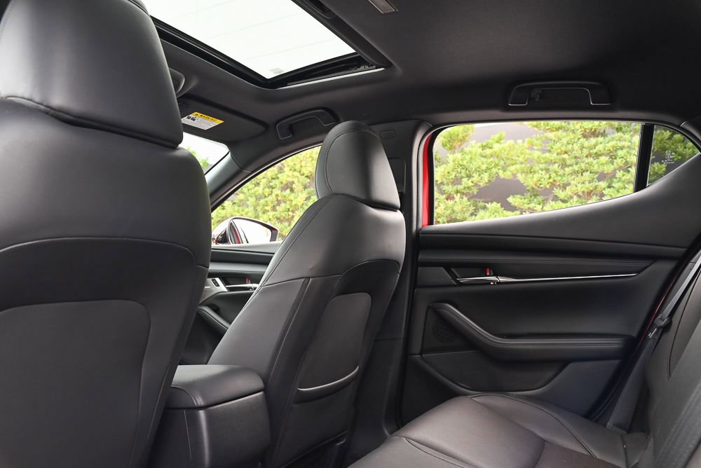 Used 2024 MAZDA MAZDA3 Hatchback w/Premium Plus Pkg AWD/4WD image 9