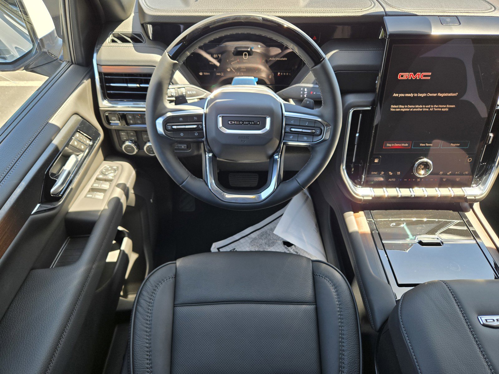 New 2026 GMC Yukon Denali w/ Denali Reserve Package AWD/4WD image 7