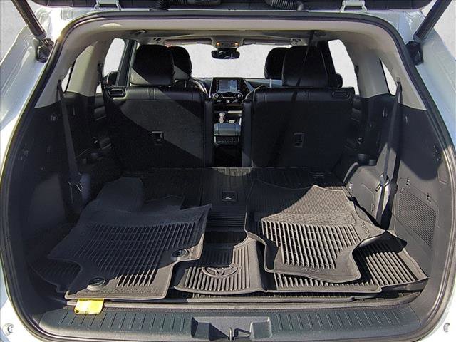 Used 2022 Toyota Highlander XLE image 19