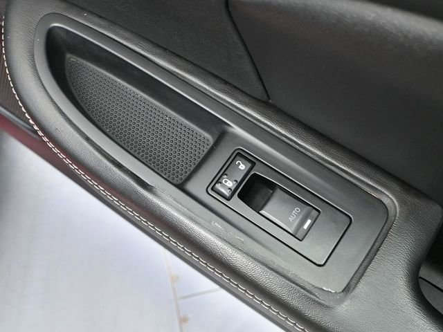Used 2012 Chrysler 200 Limited FWD image 38