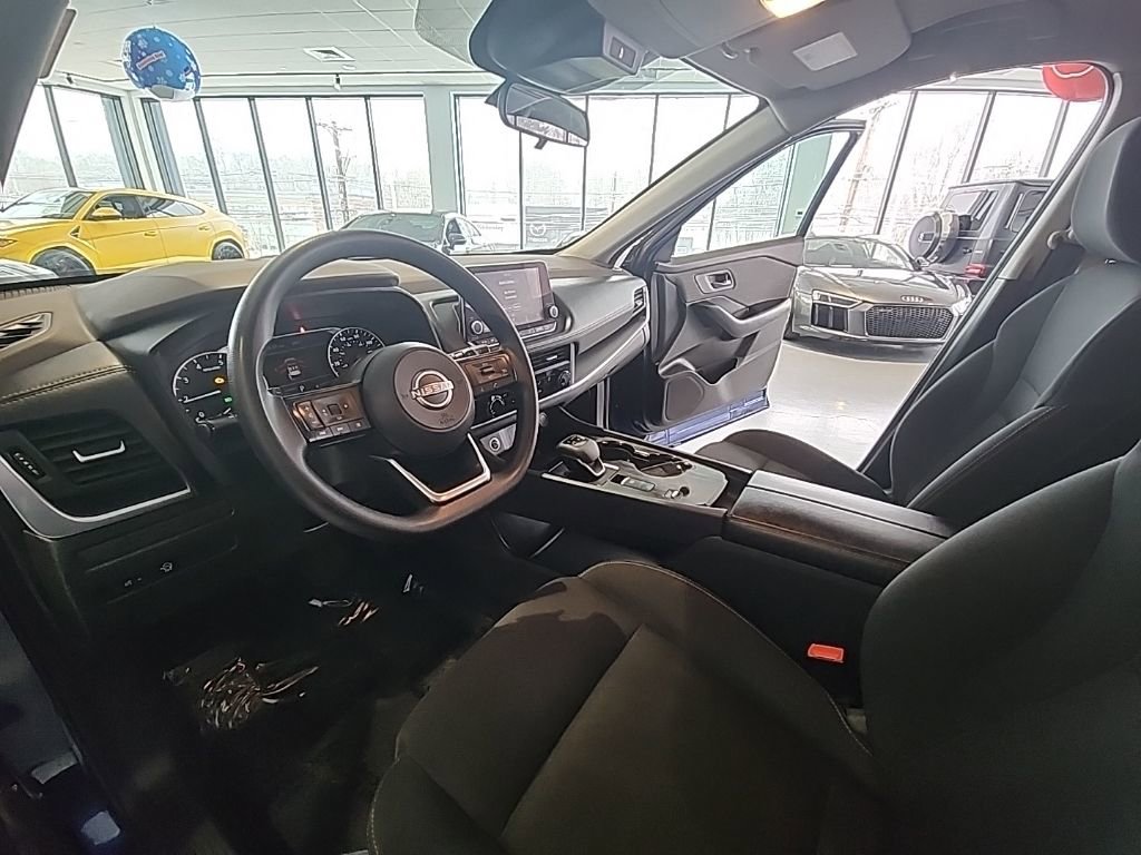 Used 2023 Nissan Rogue S image 26