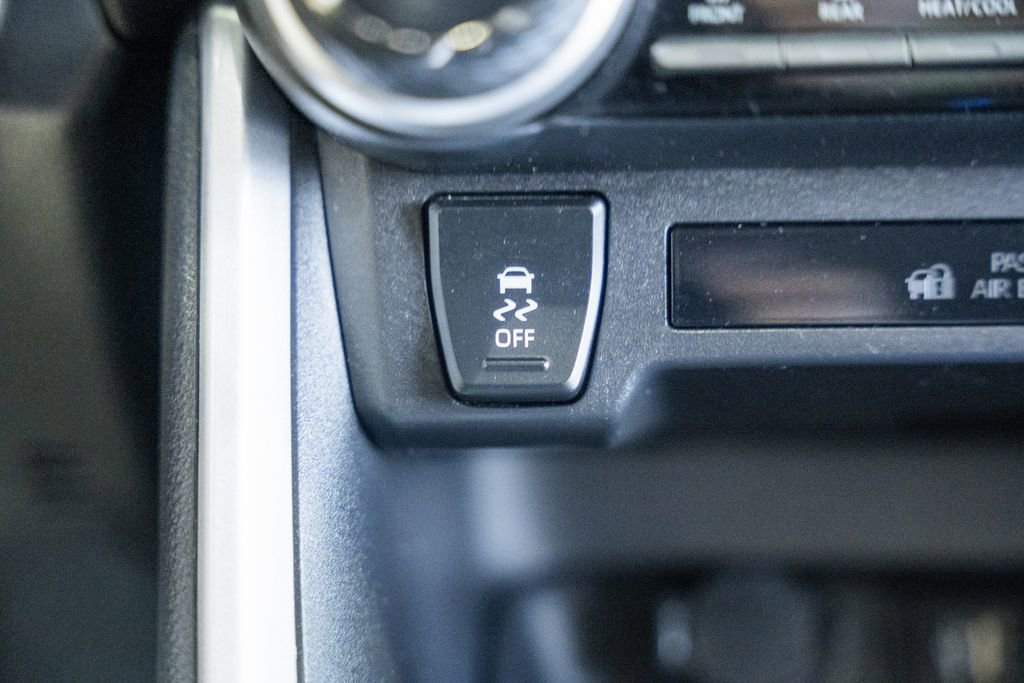 Used 2025 Toyota RAV4 XLE image 24