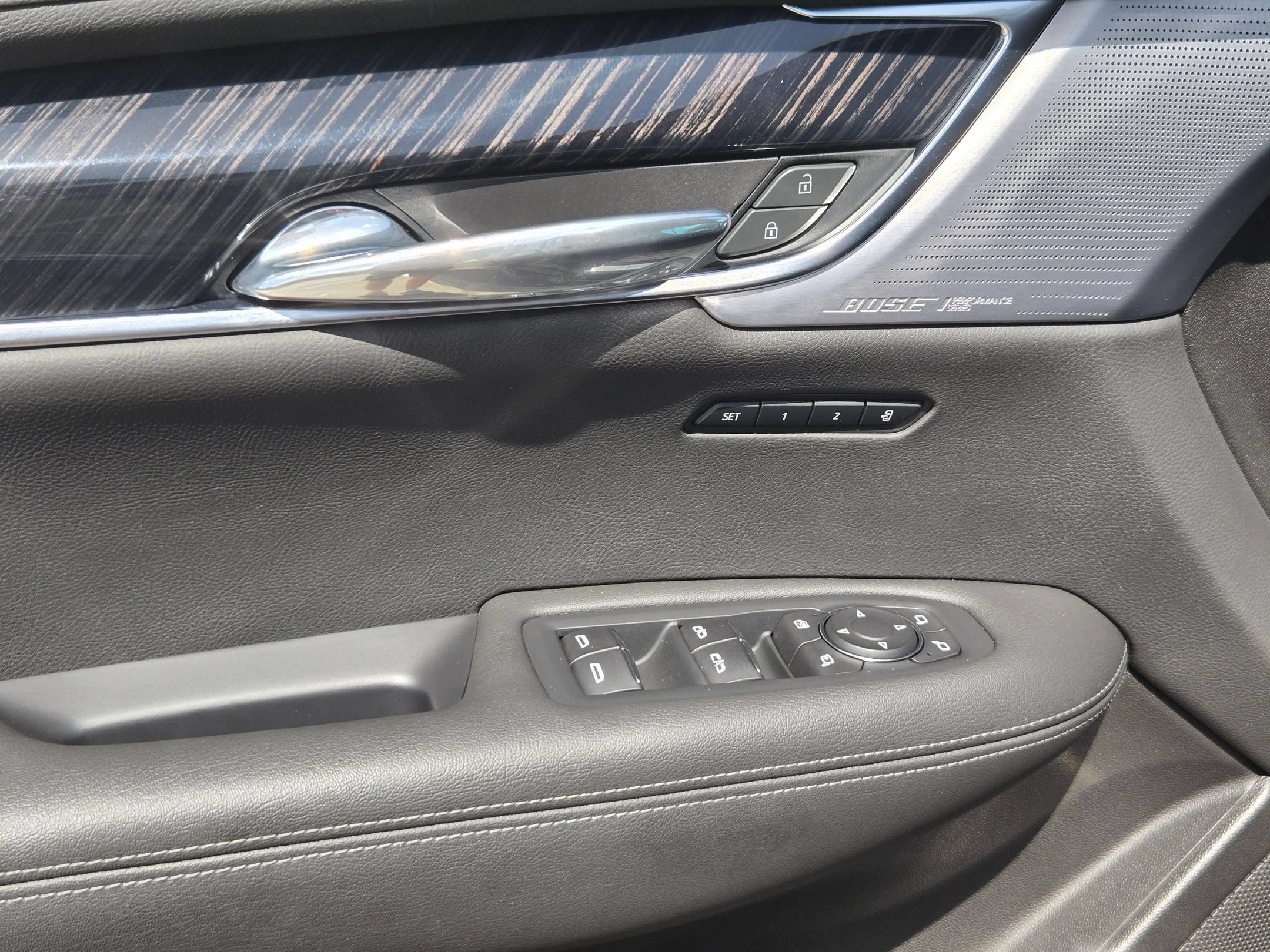 Used 2022 Cadillac XT6 Premium Luxury w/ Technology Package FWD image 12