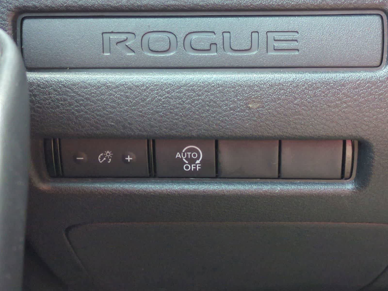 Used 2023 Nissan Rogue S AWD/4WD image 17