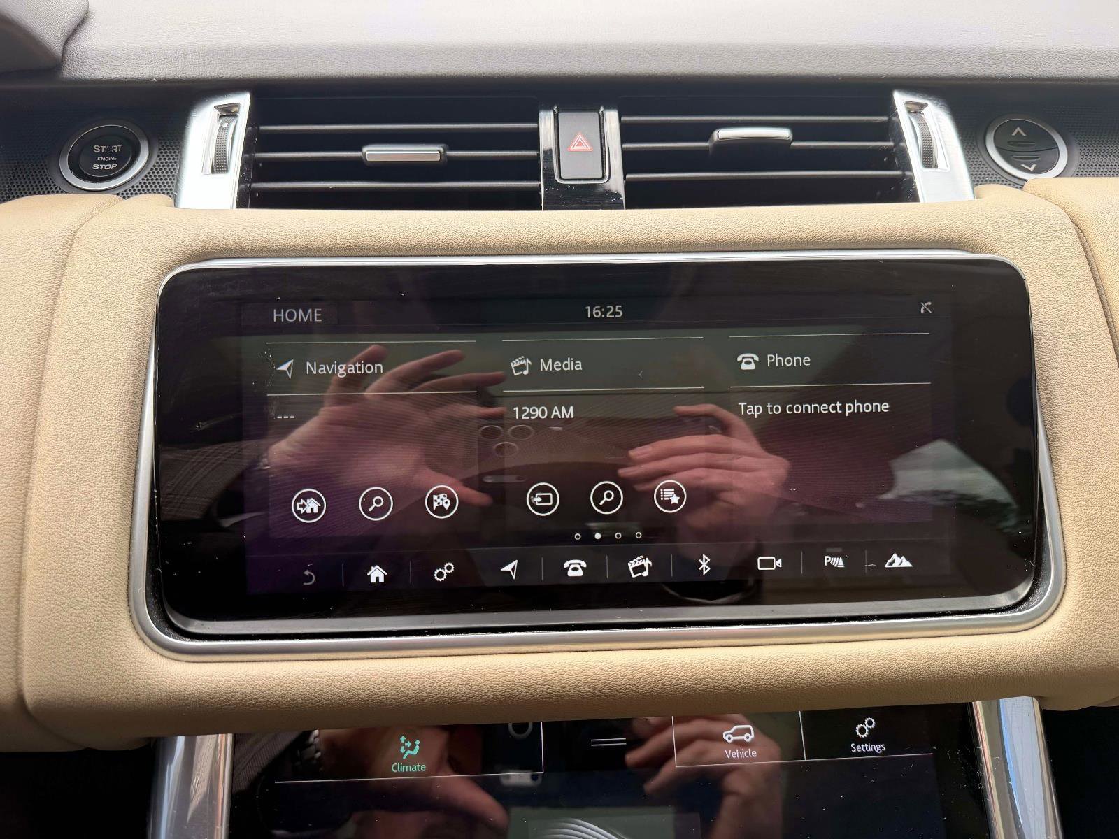 Used 2021 Land Rover Range Rover Sport SE image 37