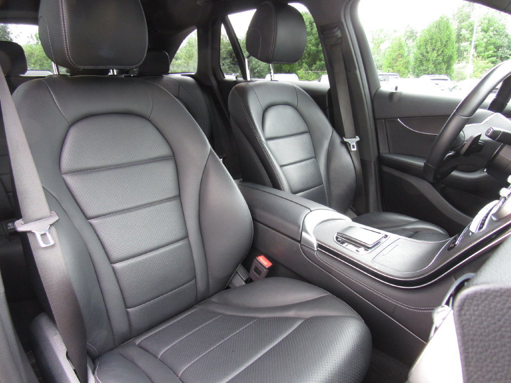 Used 2020 Mercedes-Benz GLC 300 4MATIC image 10