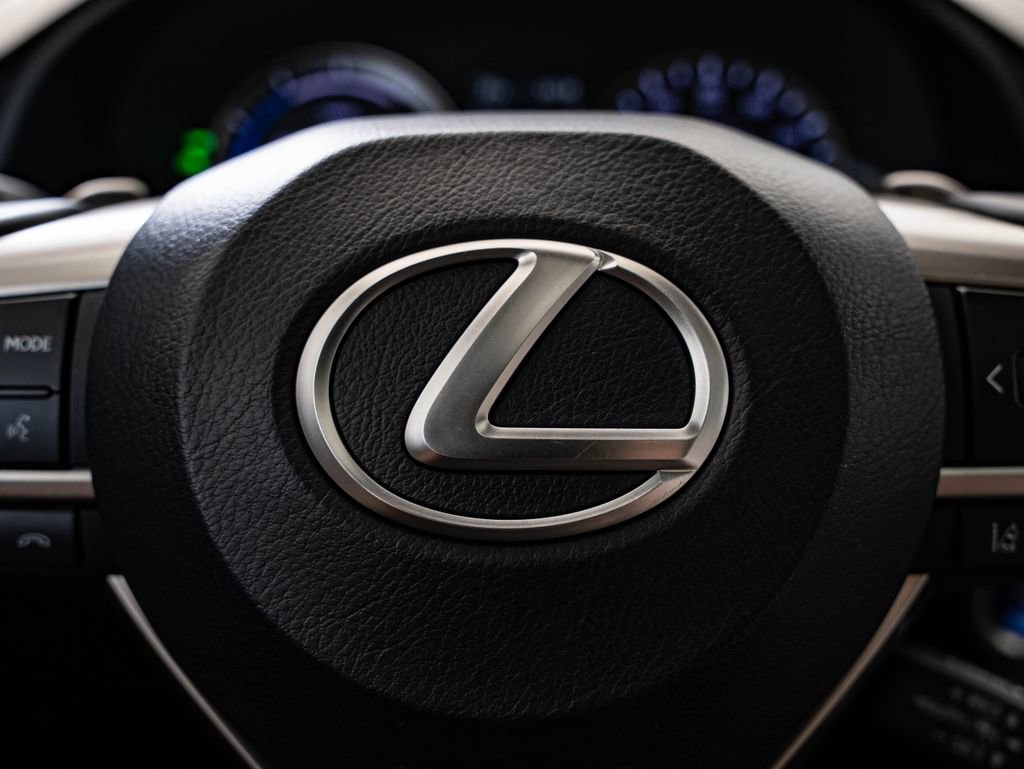 Used 2022 Lexus RX 450hL Luxury w/ Cold Area Package (CT) image 31