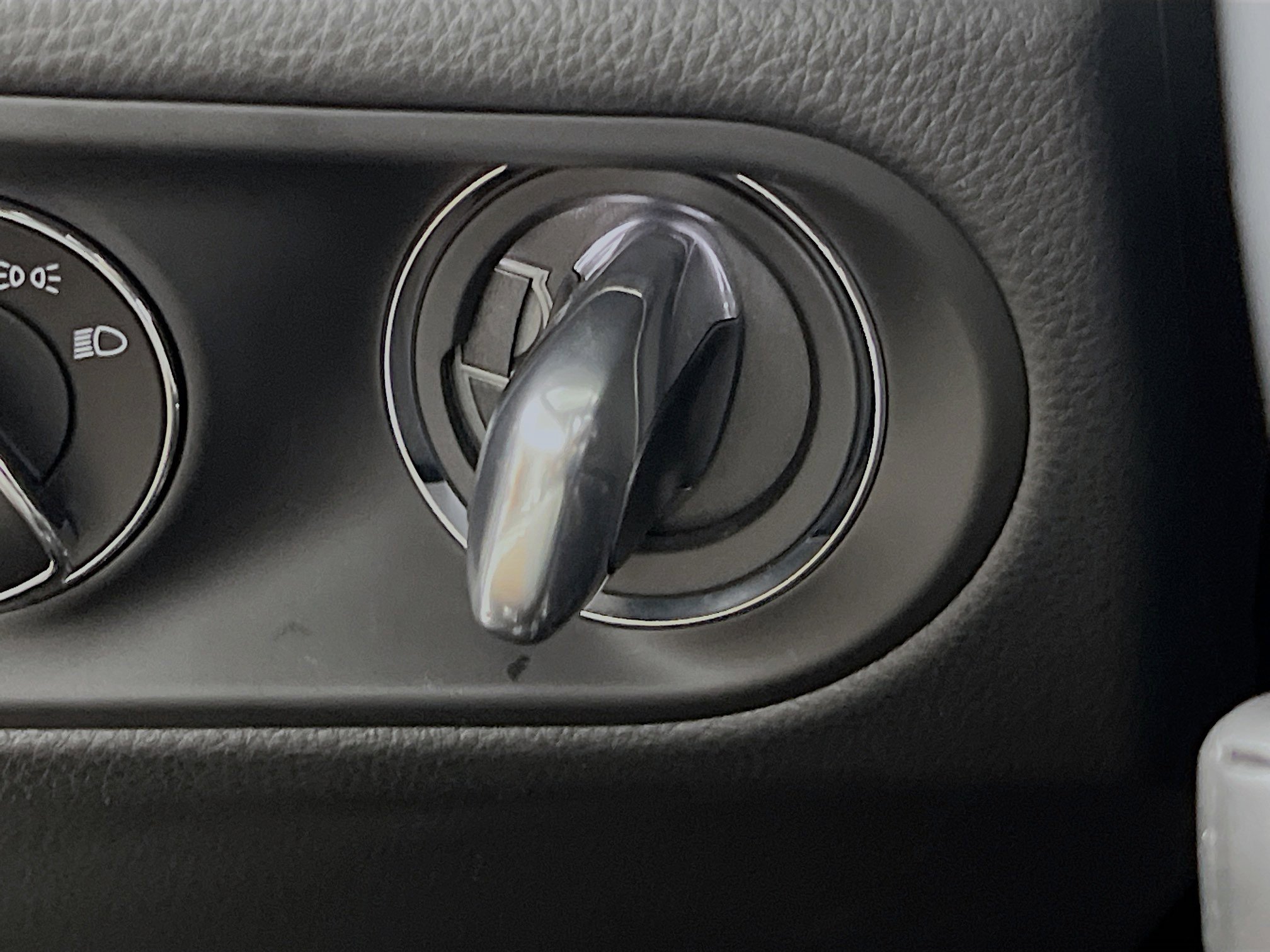 Used 2025 Porsche Macan Turbo image 23