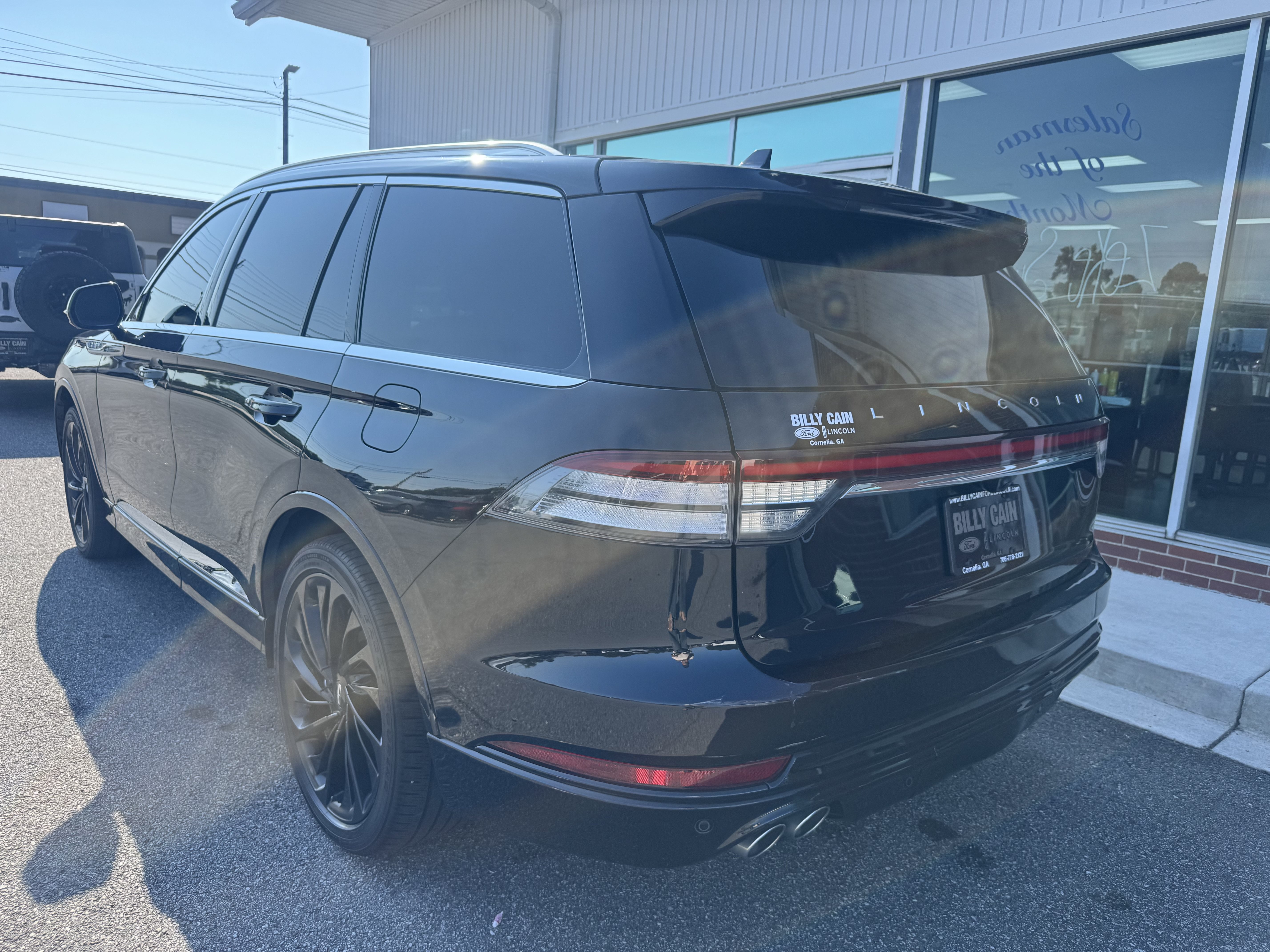 Used 2021 Lincoln Aviator Reserve w/ Equipment Group 210A AWD/4WD image 2