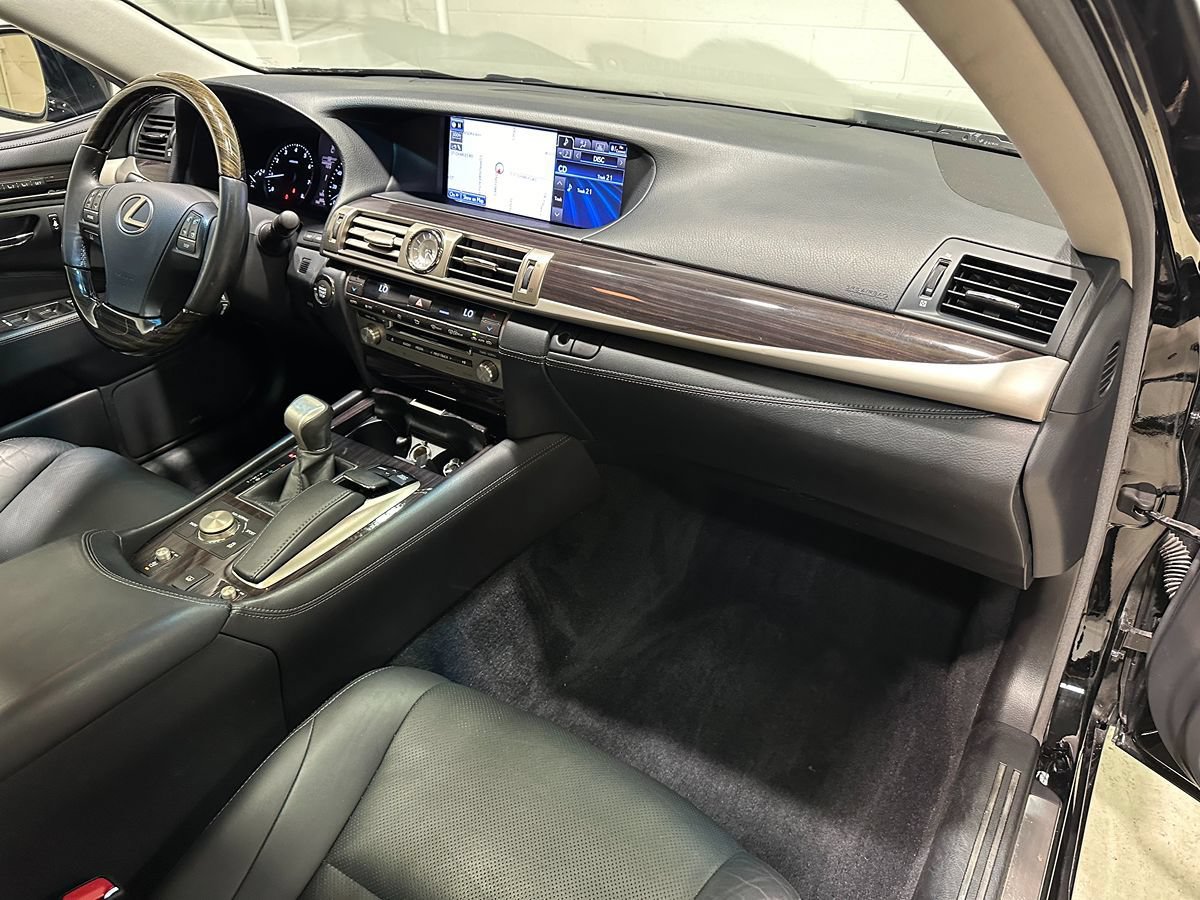 Used 2014 Lexus LS 460 AWD w/ Comfort Package image 13