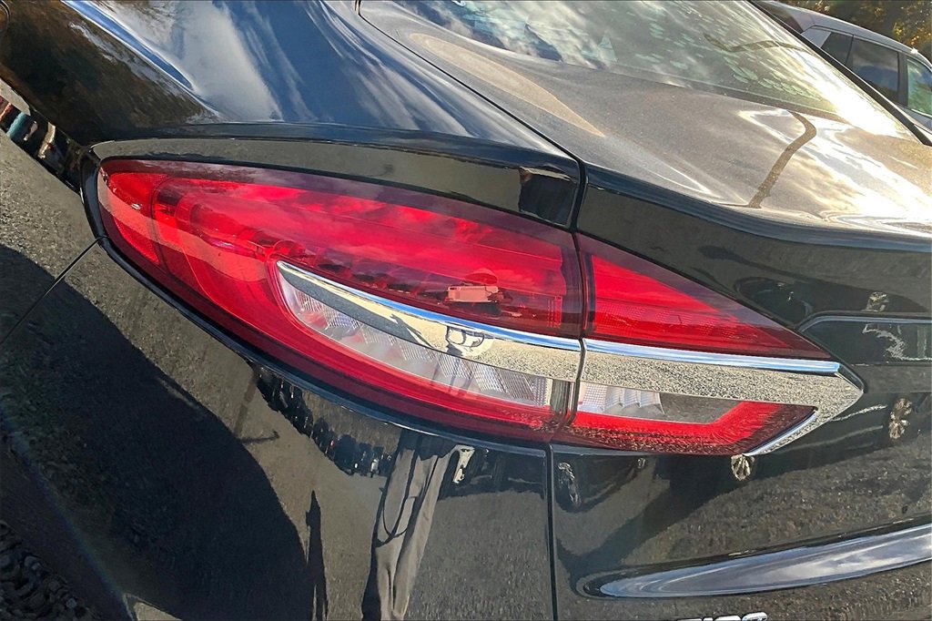 Used 2019 Ford Fusion SE image 26