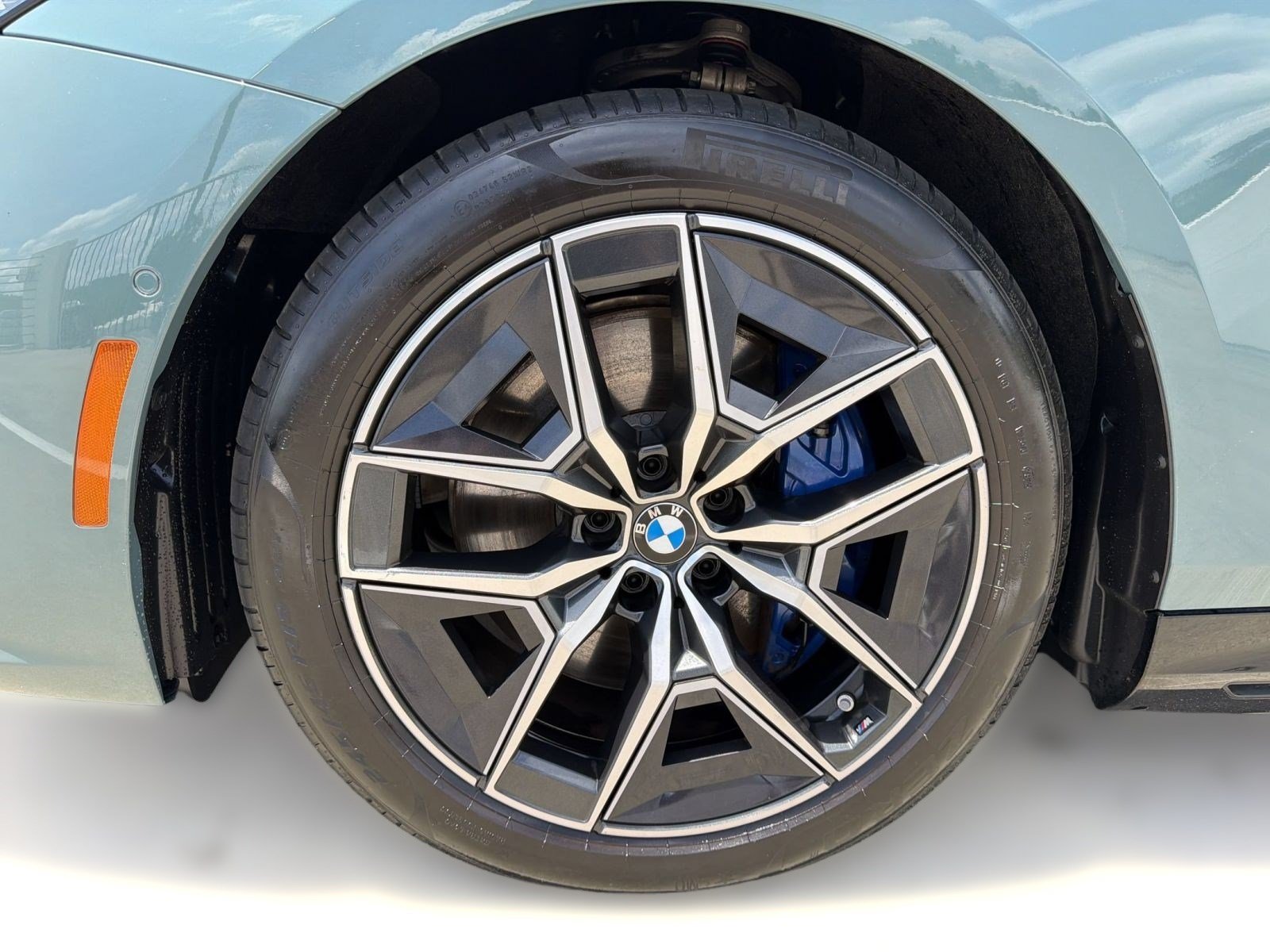 Used 2026 BMW i5 eDrive40 w/ M Sport Package AWD/4WD image 8