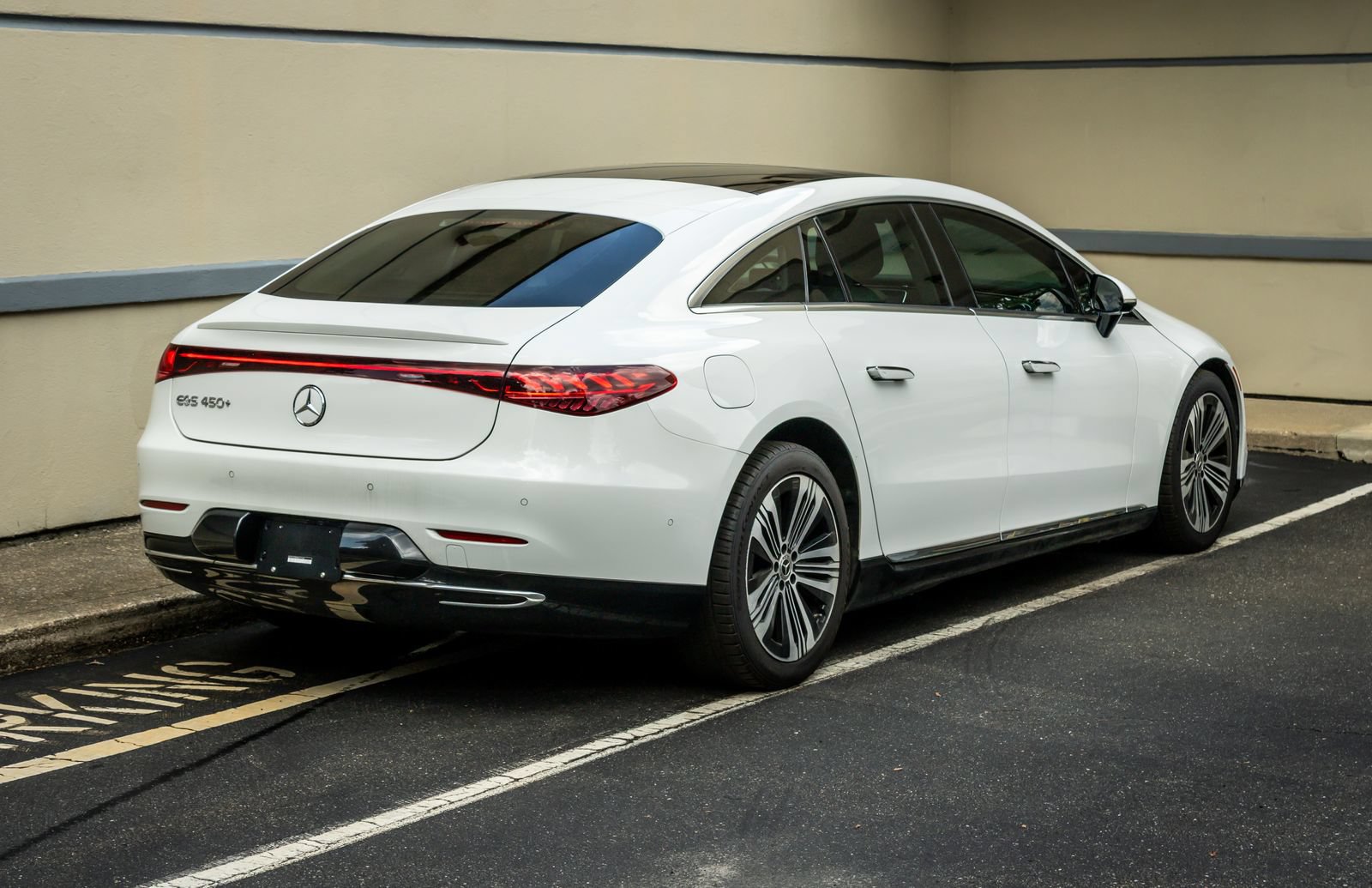Used 2022 Mercedes-Benz EQS 450+ Sedan image 7