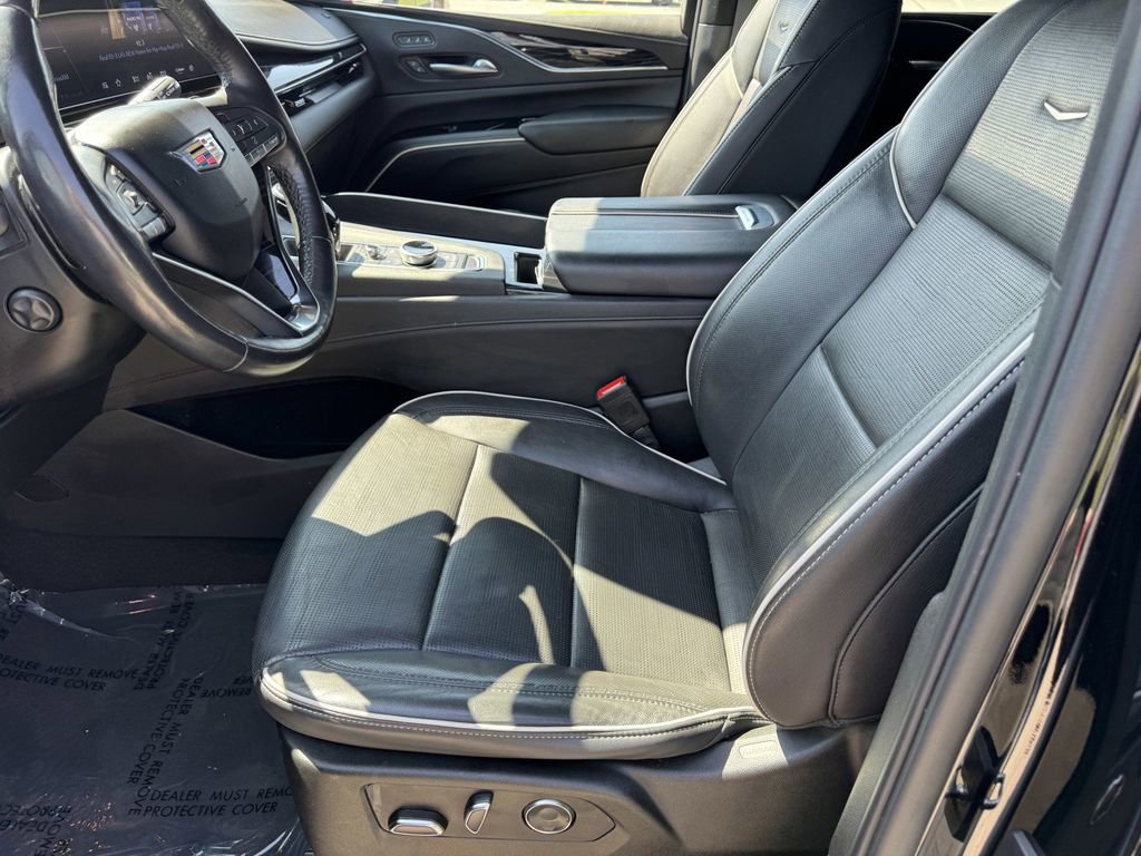 Used 2024 Cadillac Escalade ESV Sport RWD image 17