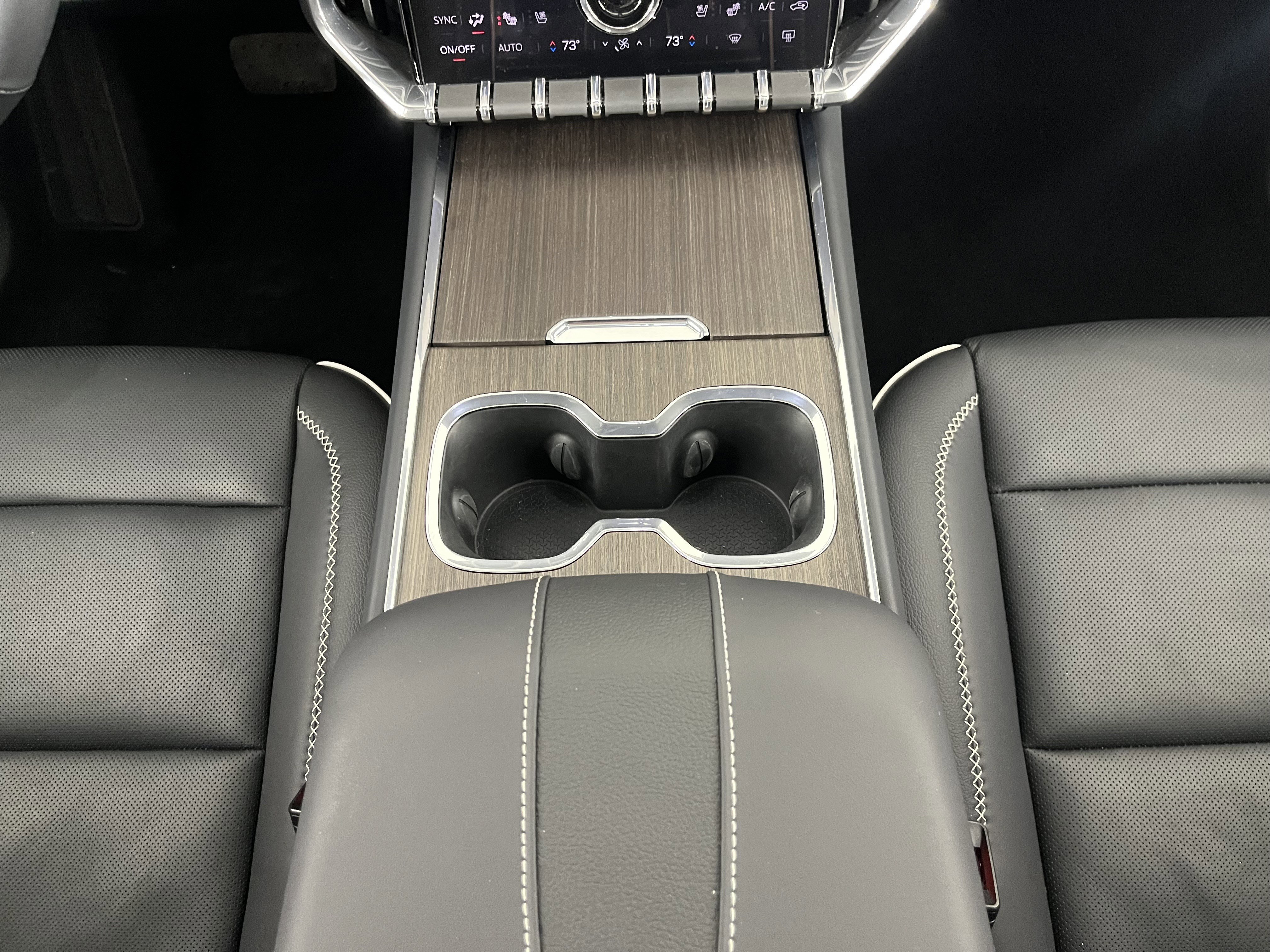 Used 2024 GMC Acadia Denali w/ Super Cruise Package image 16