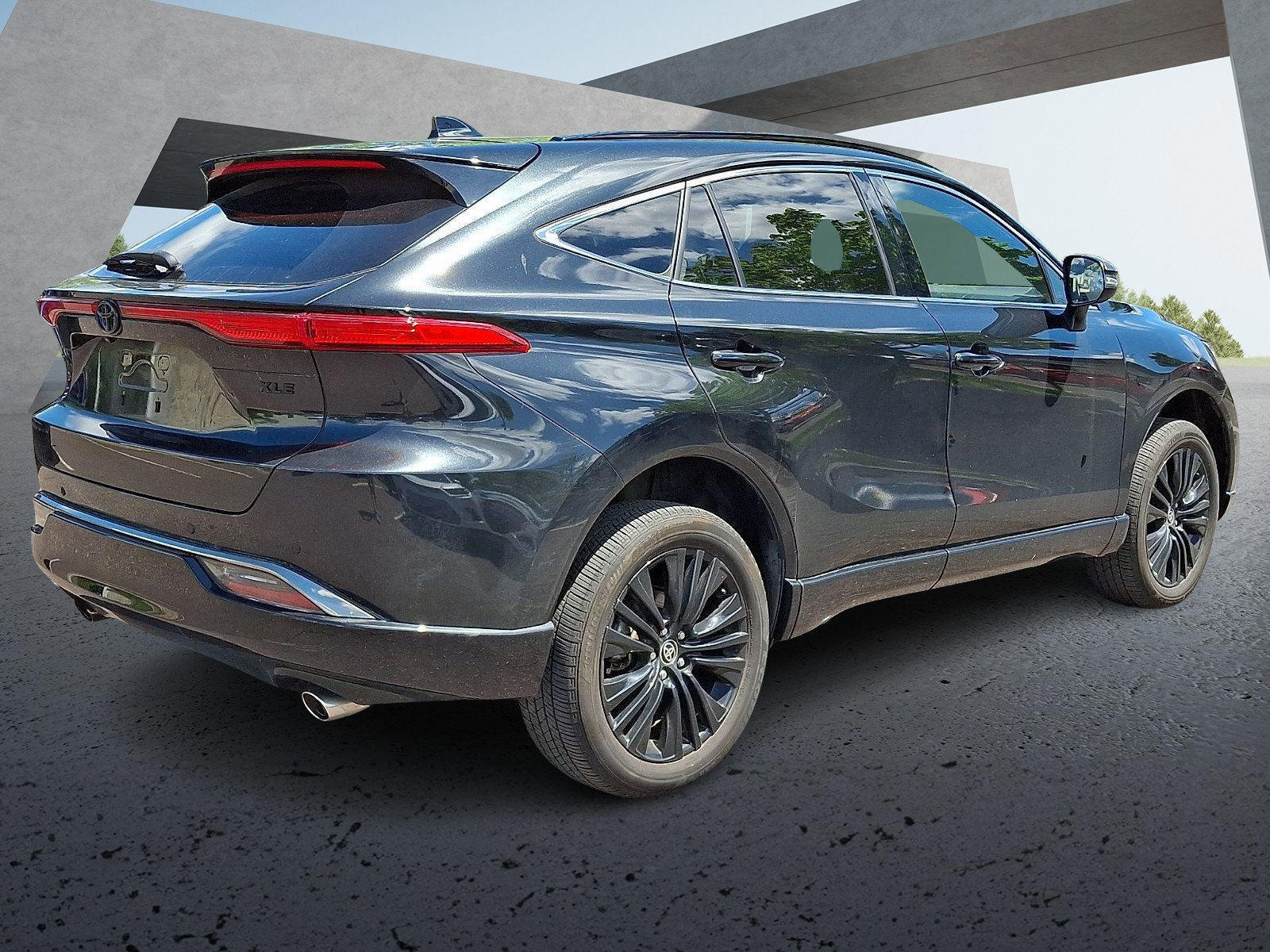 Certified 2024 Toyota Venza Nightshade AWD/4WD image 5