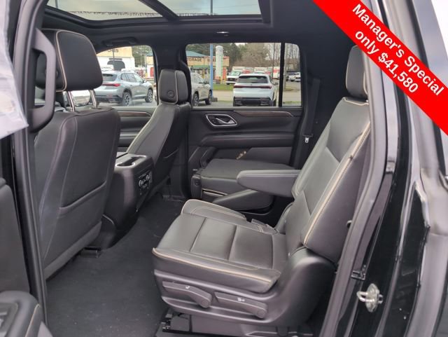Used 2023 Chevrolet Suburban Premier image 9