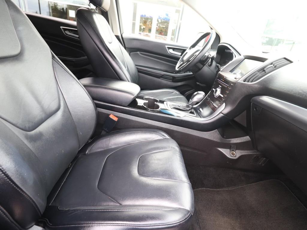 Used 2017 Ford Edge Titanium w/ Technology Package FWD image 12