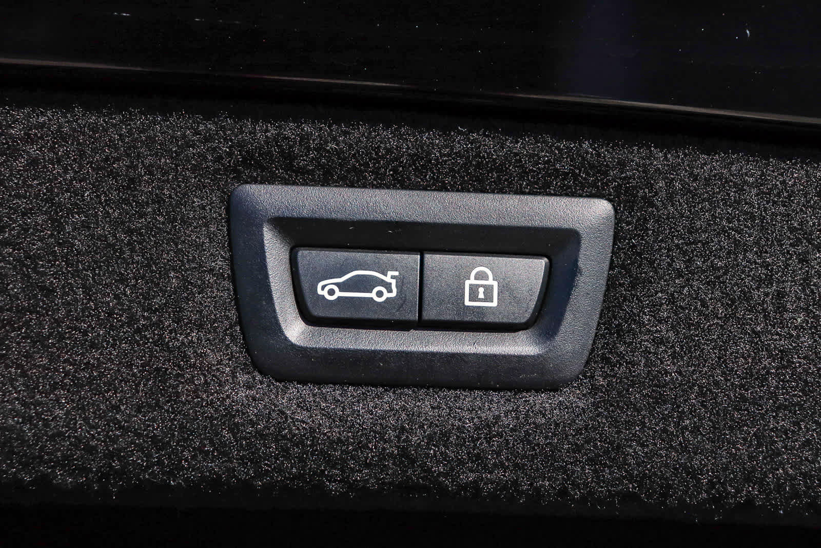 Used 2020 BMW M8 Coupe w/ Driving Assistance Package image 39