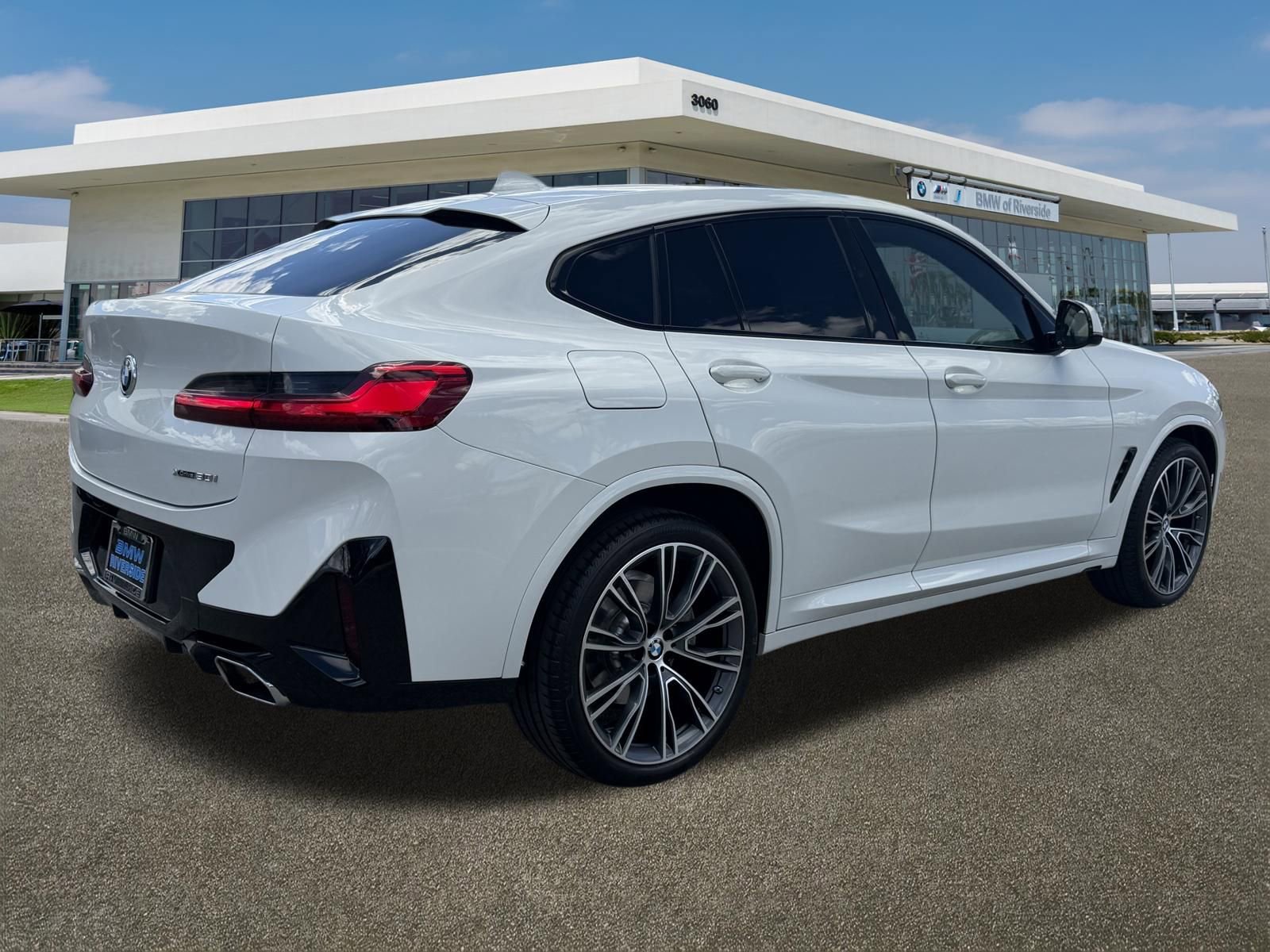 Used 2023 BMW X4 xDrive30i w/ M Sport Package image 11