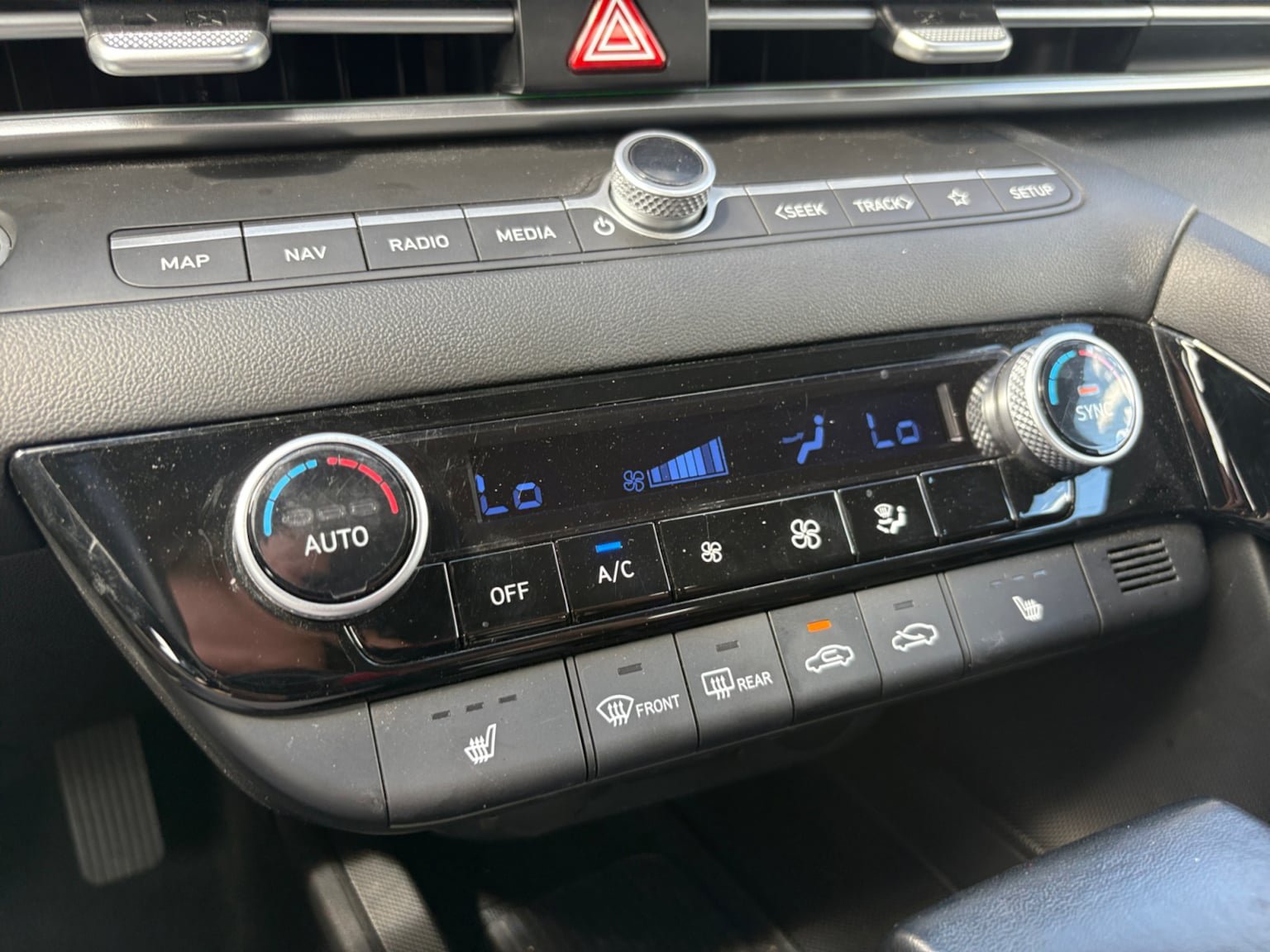 Used 2025 Hyundai Elantra SEL FWD image 22