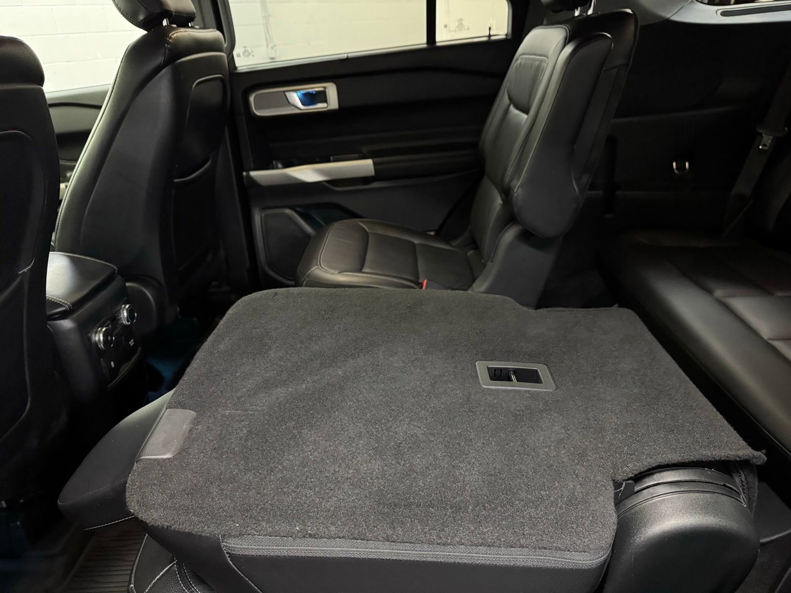 Used 2020 Ford Explorer Limited w/ Equipment Group 310A image 31