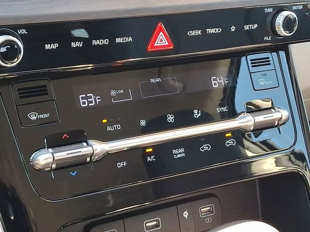 Certified 2024 Kia Carnival EX image 17